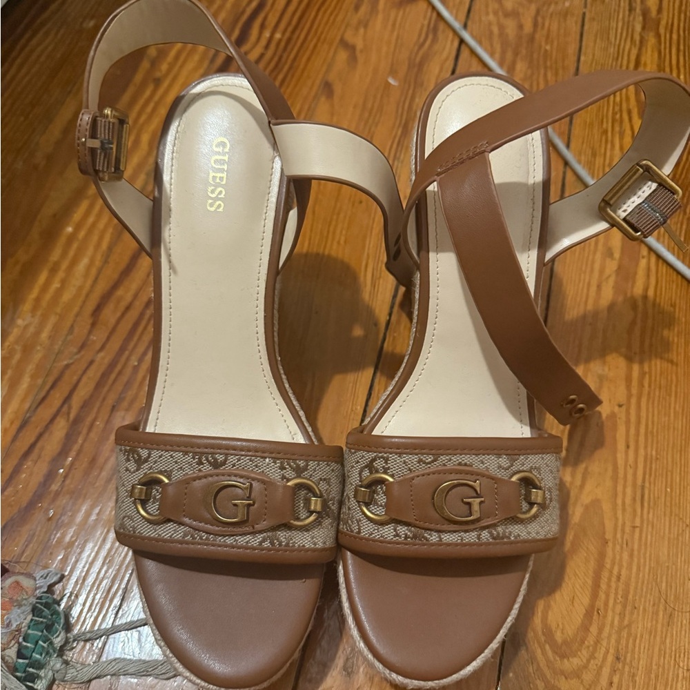 guess wedges